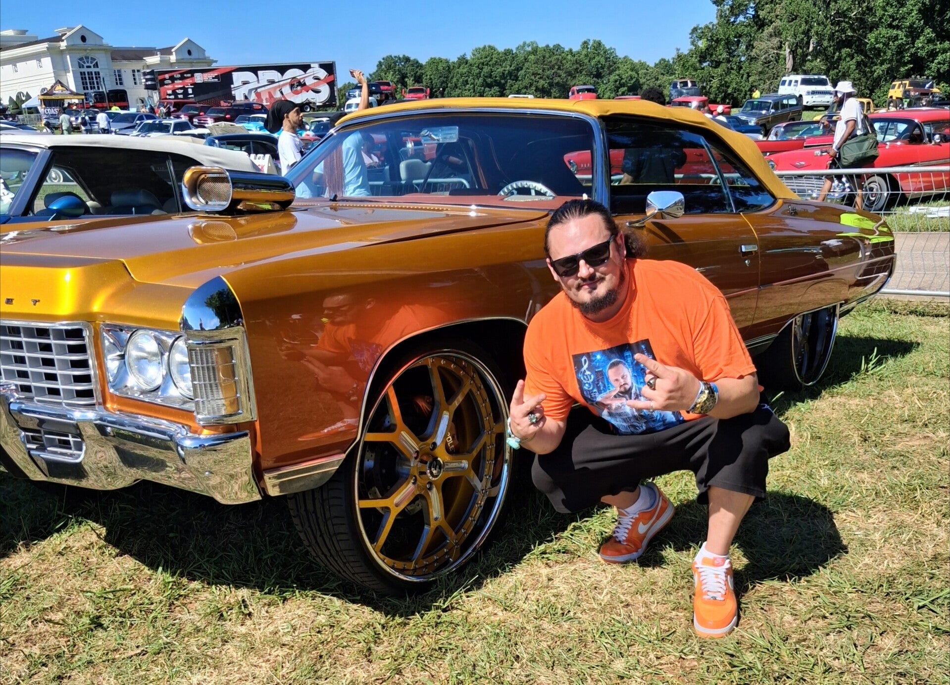 Gold lowrider featured in Kaspa Killa artwork